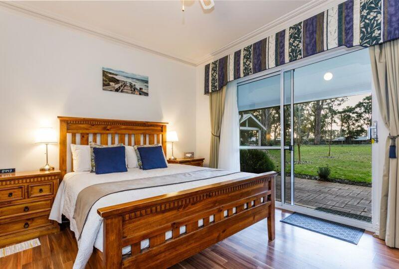 Inn The Tuarts Guest Lodge Busselton Accommodation - Adults Only Exteriör bild