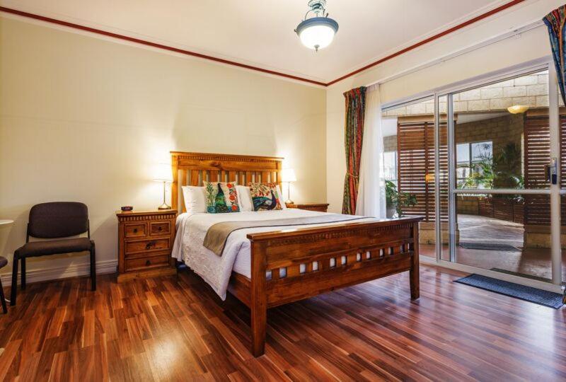 Inn The Tuarts Guest Lodge Busselton Accommodation - Adults Only Exteriör bild