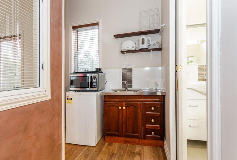 Inn The Tuarts Guest Lodge Busselton Accommodation - Adults Only Exteriör bild