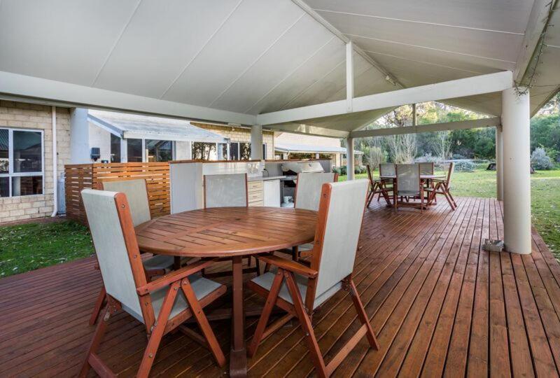 Inn The Tuarts Guest Lodge Busselton Accommodation - Adults Only Exteriör bild